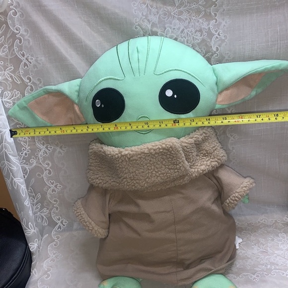 21"x 10" Star Wars The child baby Yoda plush cuddle pillow with hands & feet - Picture 3 of 12